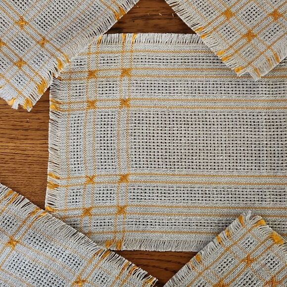 Lithuanian woven linen tablerunner and placemats new without tags - Picture 6 of 11
